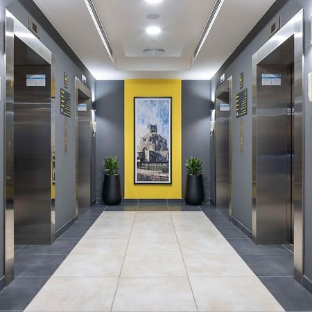 Отель Hampton By Hilton Doha Old Town Экстерьер фото