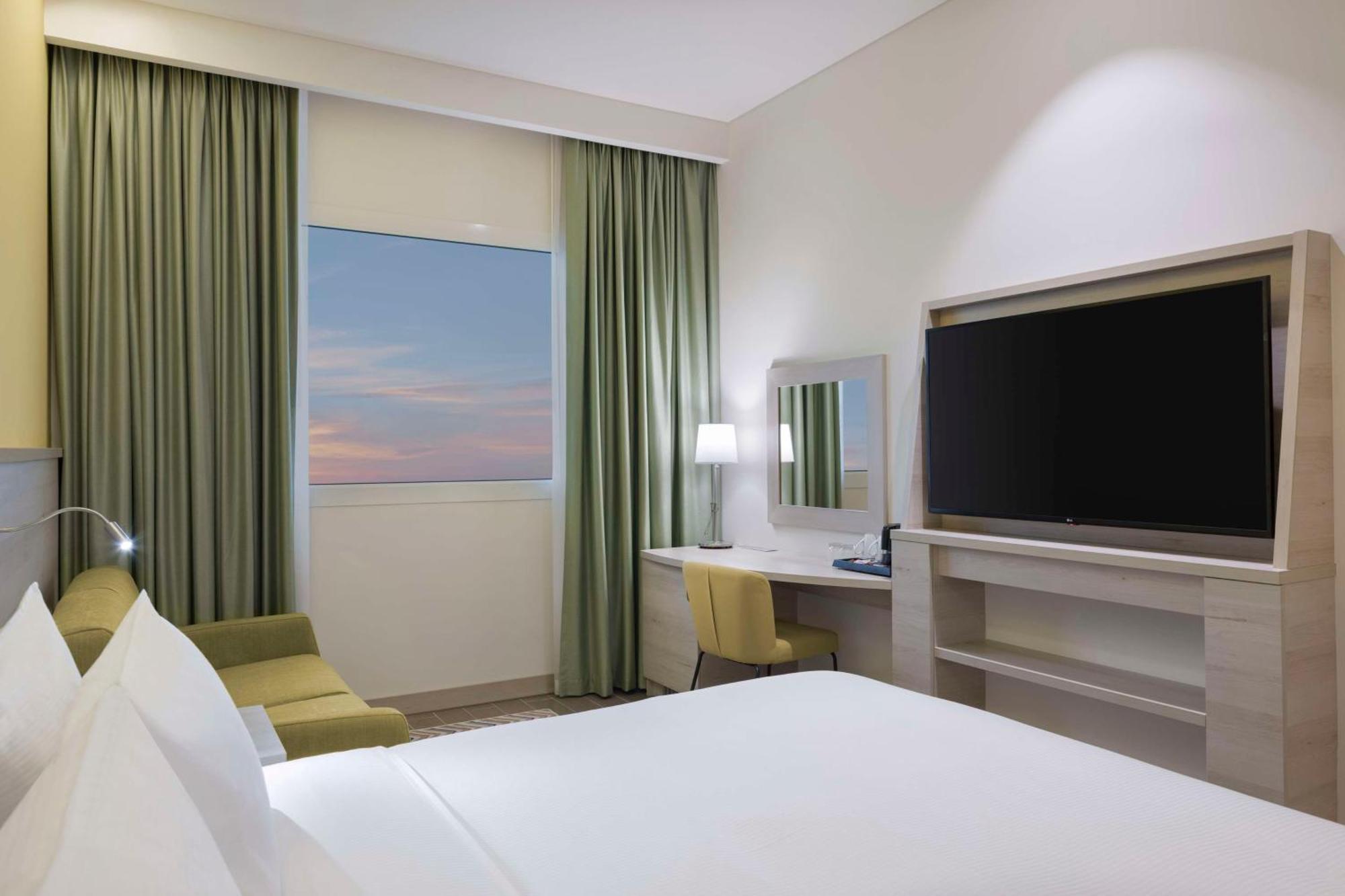Отель Hampton By Hilton Doha Old Town Экстерьер фото
