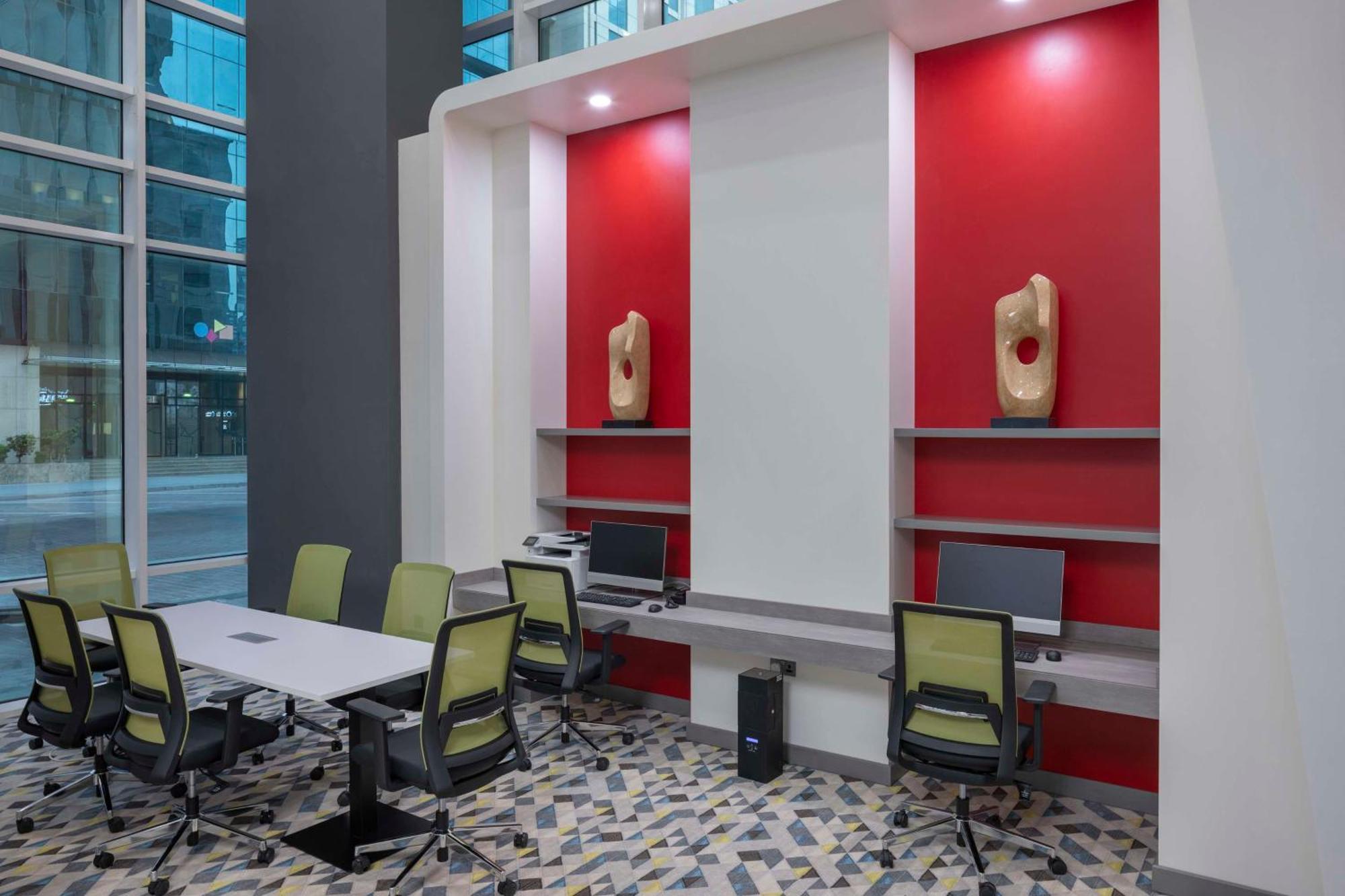Отель Hampton By Hilton Doha Old Town Экстерьер фото