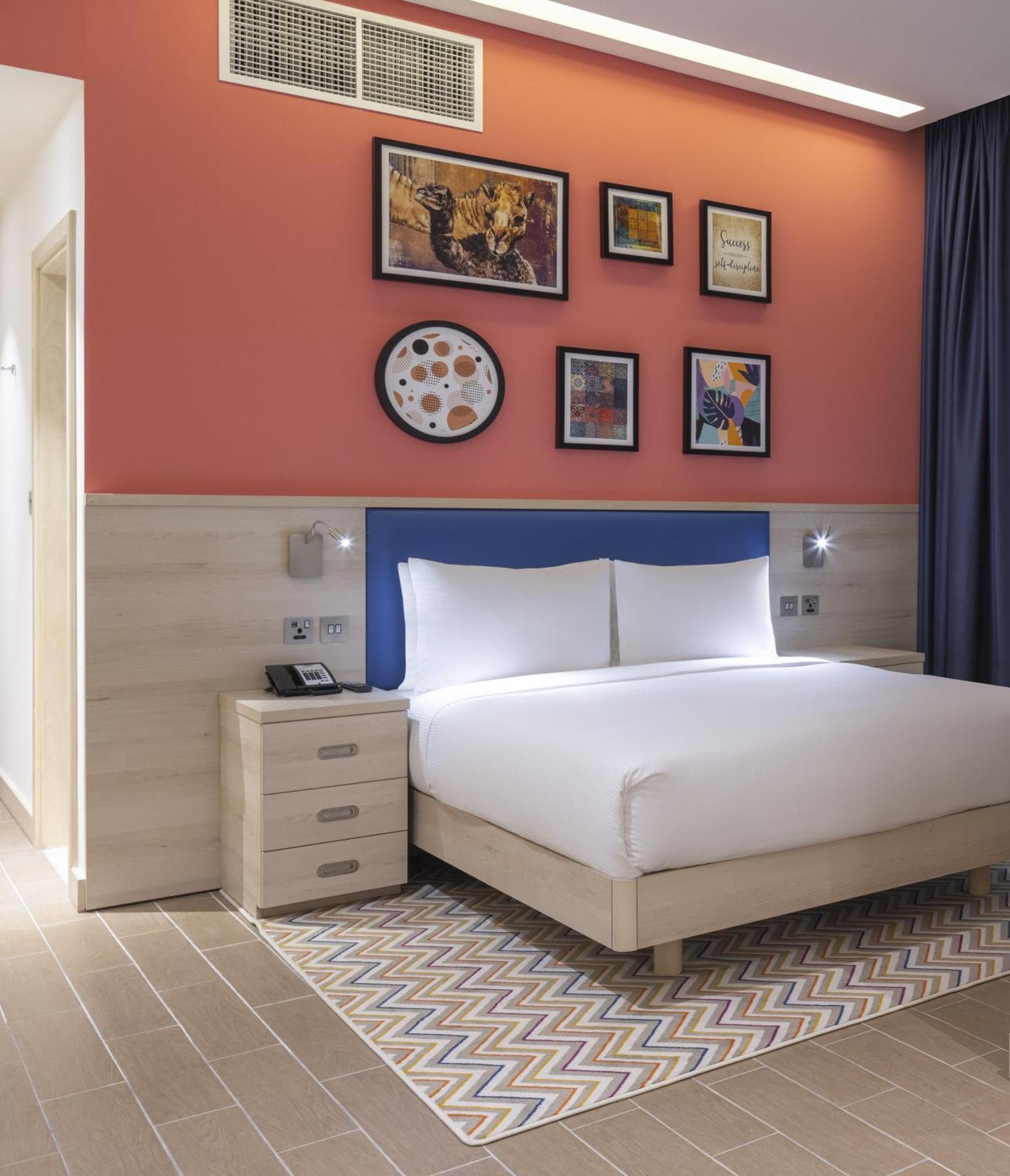 Отель Hampton By Hilton Doha Old Town Экстерьер фото
